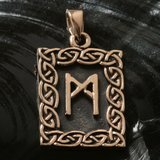 Pandantiv bronz runa Mannaz